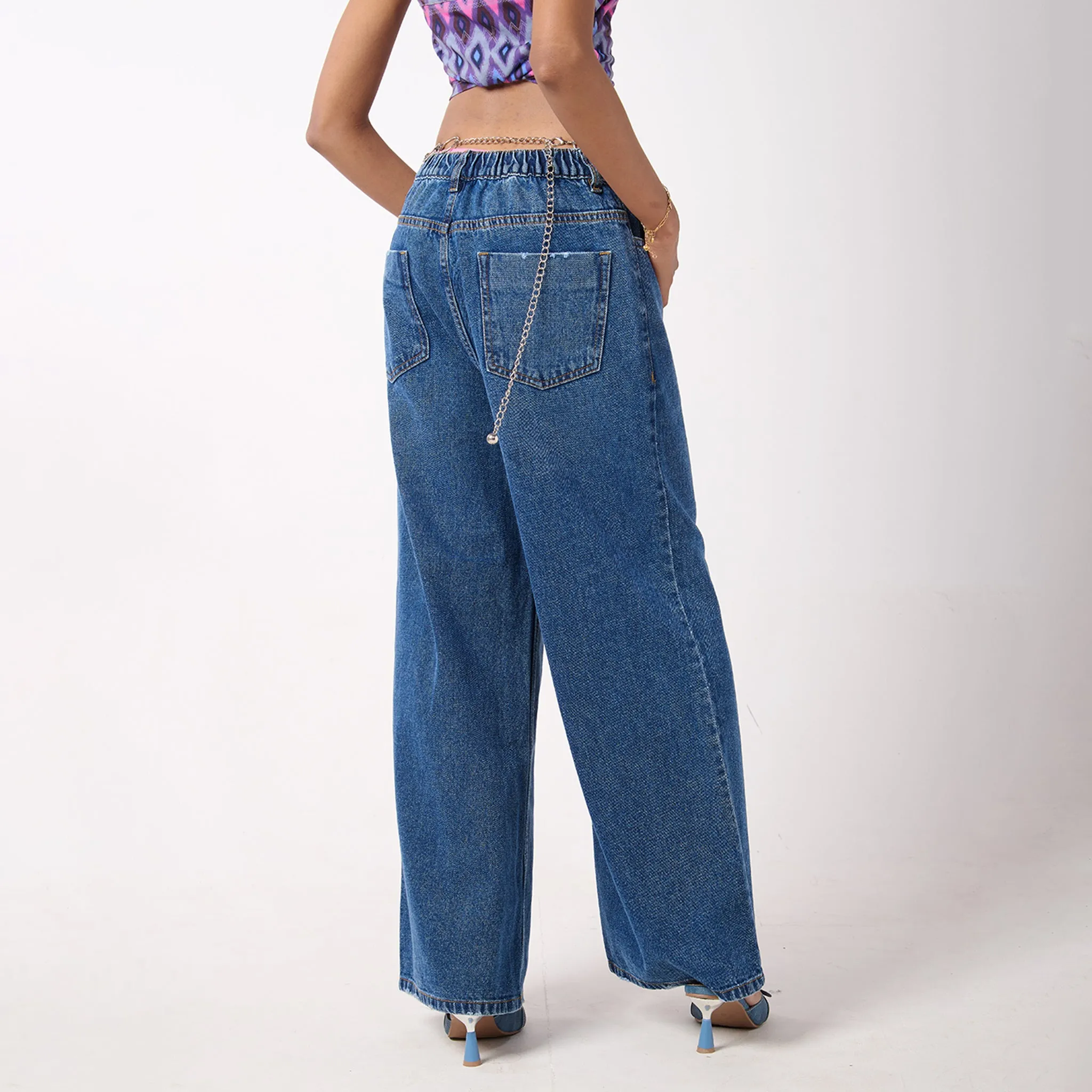 Baggy Jeans & Ruffle Crop Top