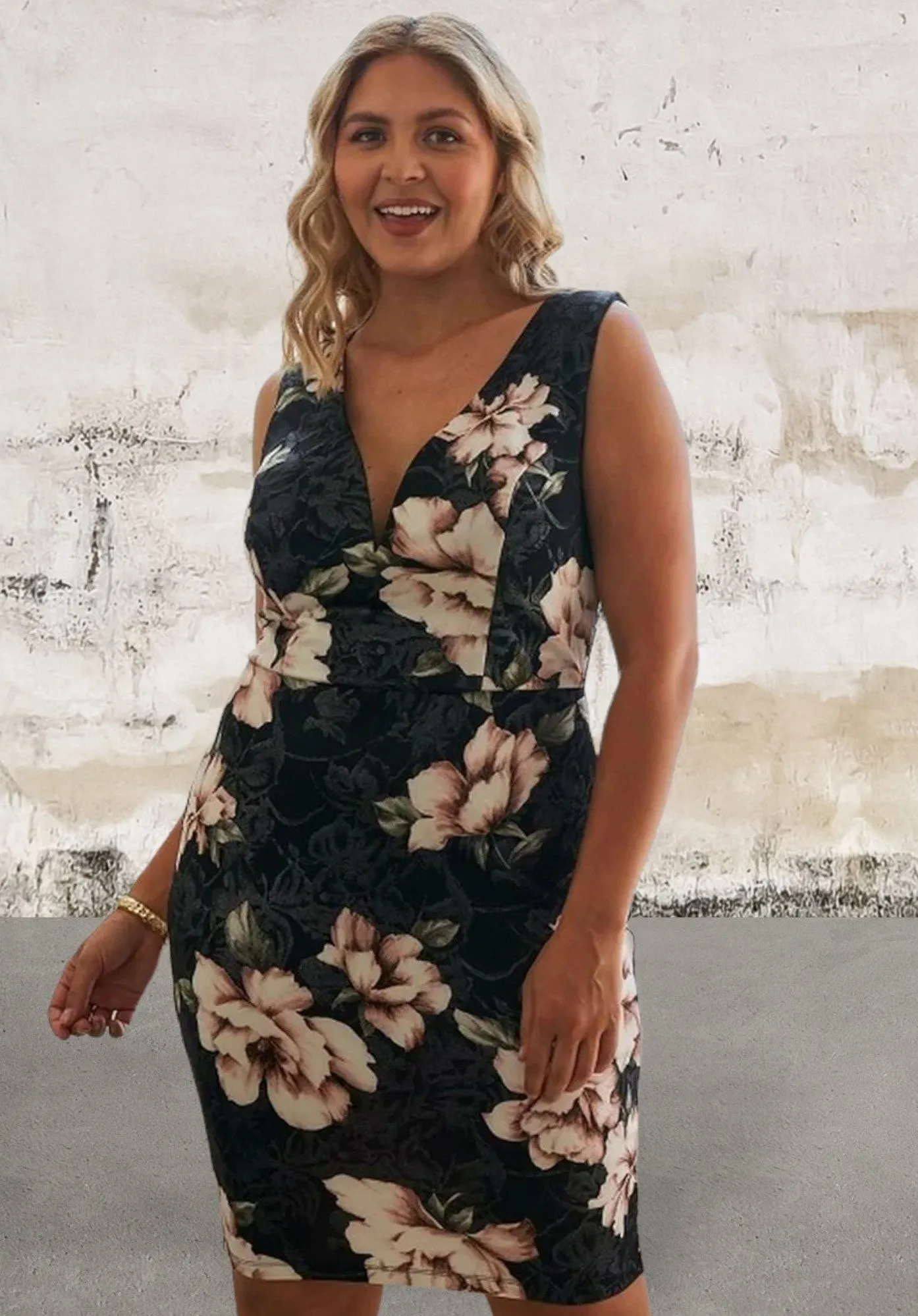 Floral sleeveless v-neck line dress