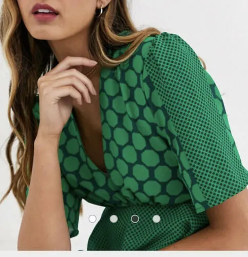 Chic Gloria Green Hexagon Pattern Dress for Stylish Elegance