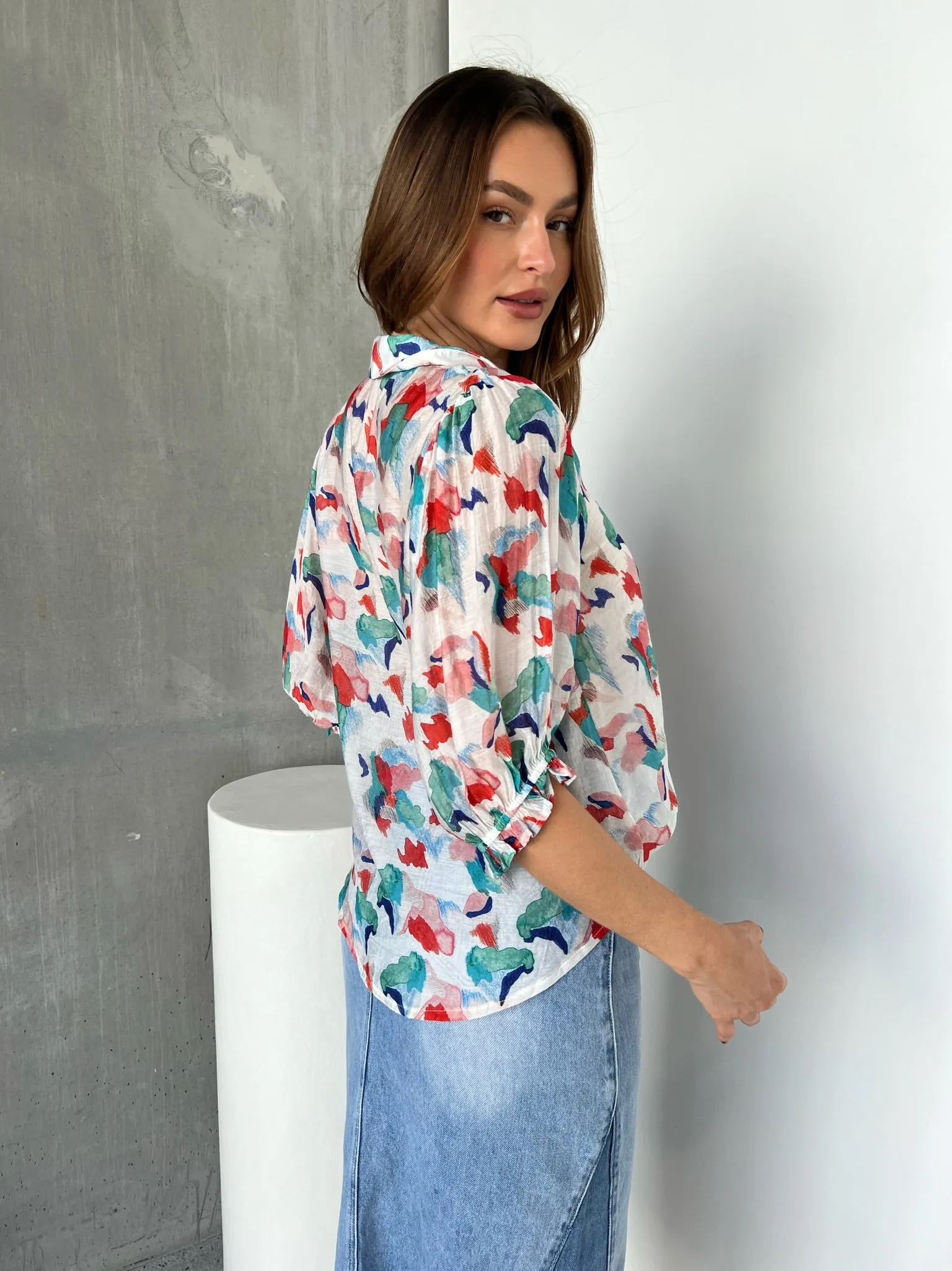 Inaya Chiffon White/Red/Blue Button Up Print Blouse