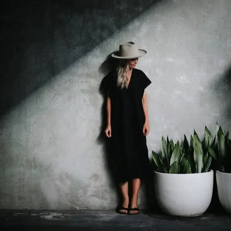 Linen V neck dress black by Seaside Tones