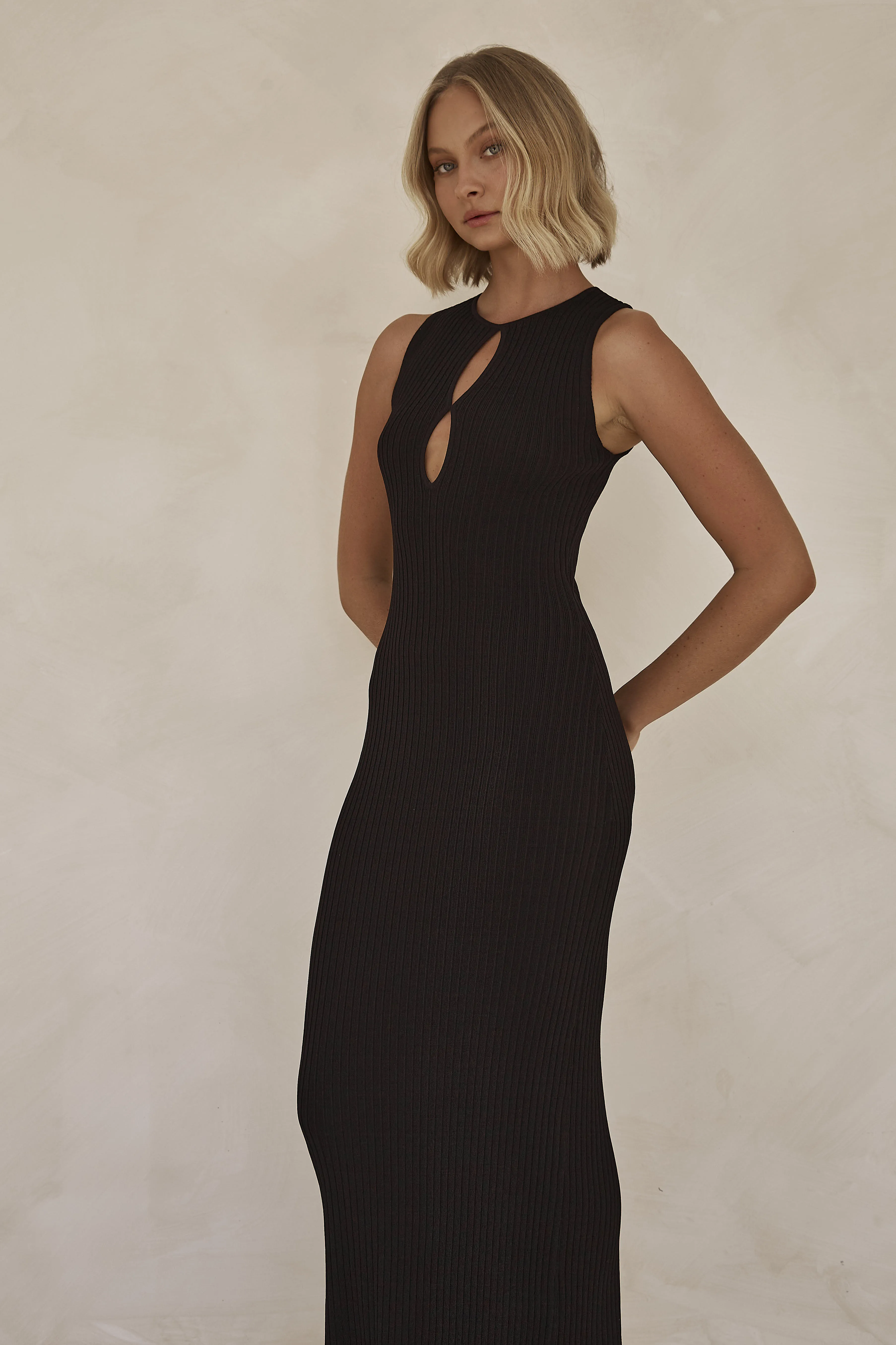 Monnet Knit Maxi Dress (Black)