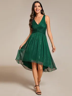 Robe d'invité de mariage plissée sans manches à taille haute et basse à paillettes