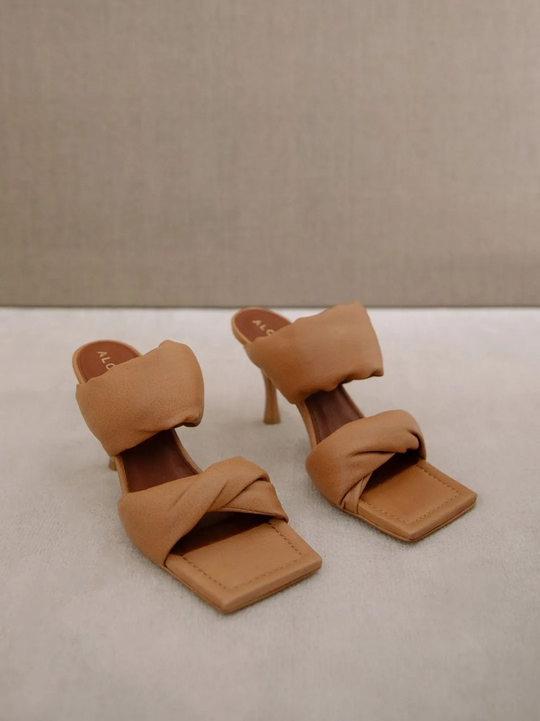 Twist Strap Camel